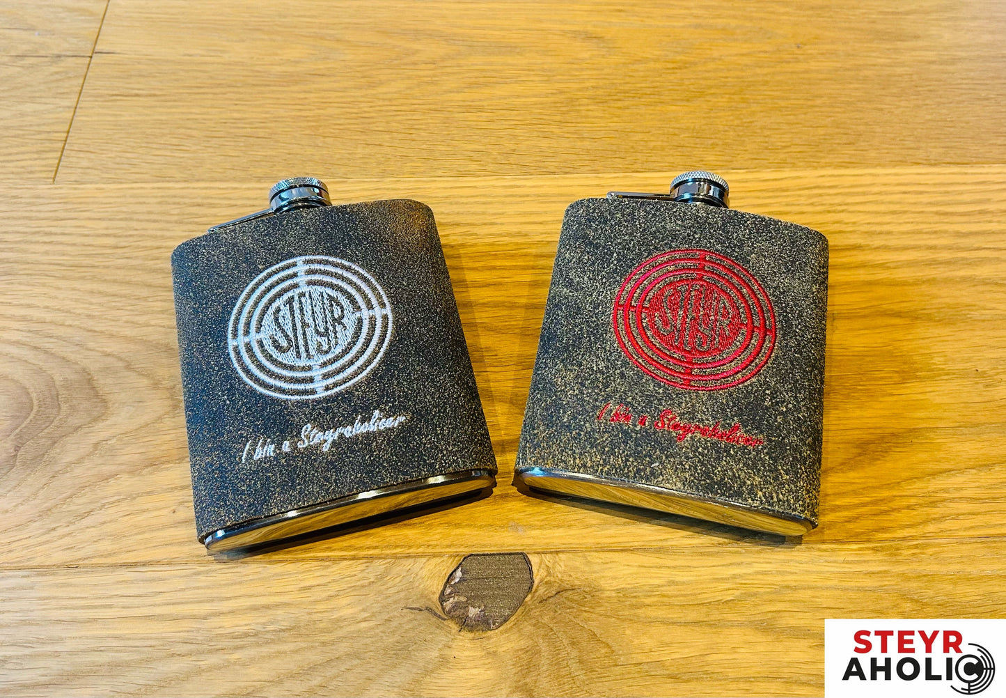 Steyr - 7oz Flachmann "I bin a Steyraholicer" weiß